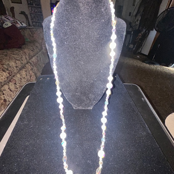 Stunning signed Vintage Vendome white bead cut crystal necklace- long - Picture 10 of 16